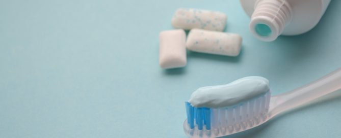 Di adiós a la halitosis y recupera tu aliento fresco