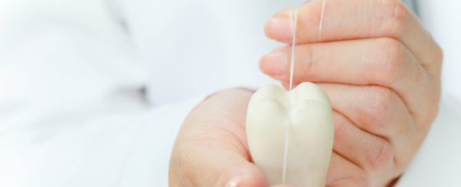 Todo lo que necesitas saber sobre el hilo dental