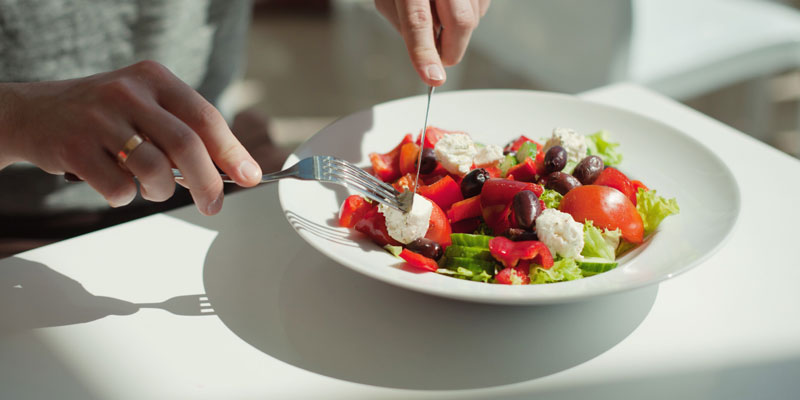 ¿Te gustaría saber cómo influye la alimentación en tu salud?